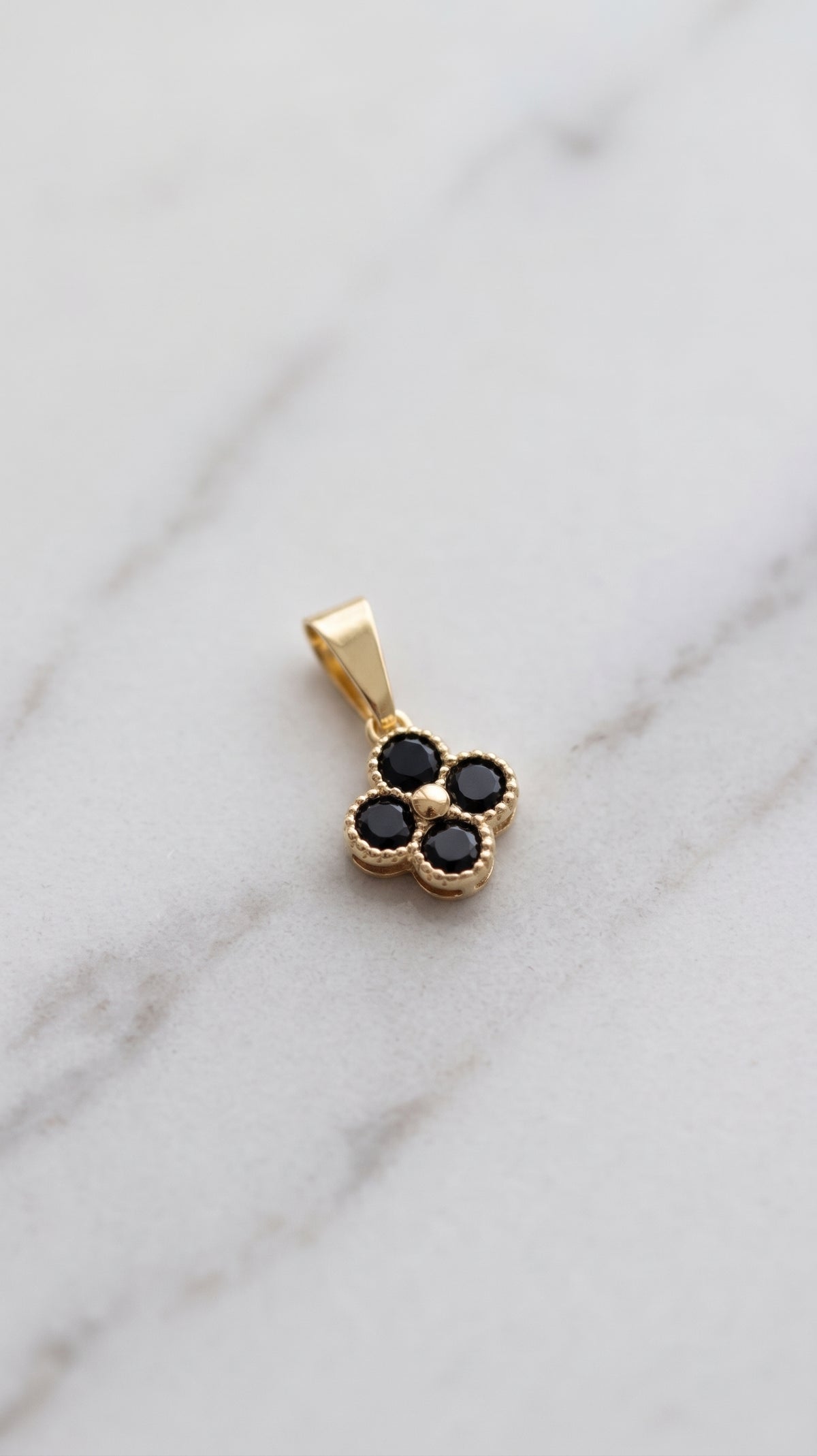 DIJE CLOVER MINI NEGRO 0.9CM