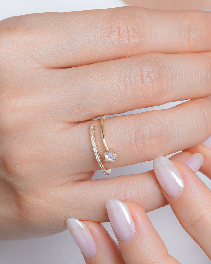 ANILLO SEGUIDO ESTRELLA AJUSTABLE CRISTAL